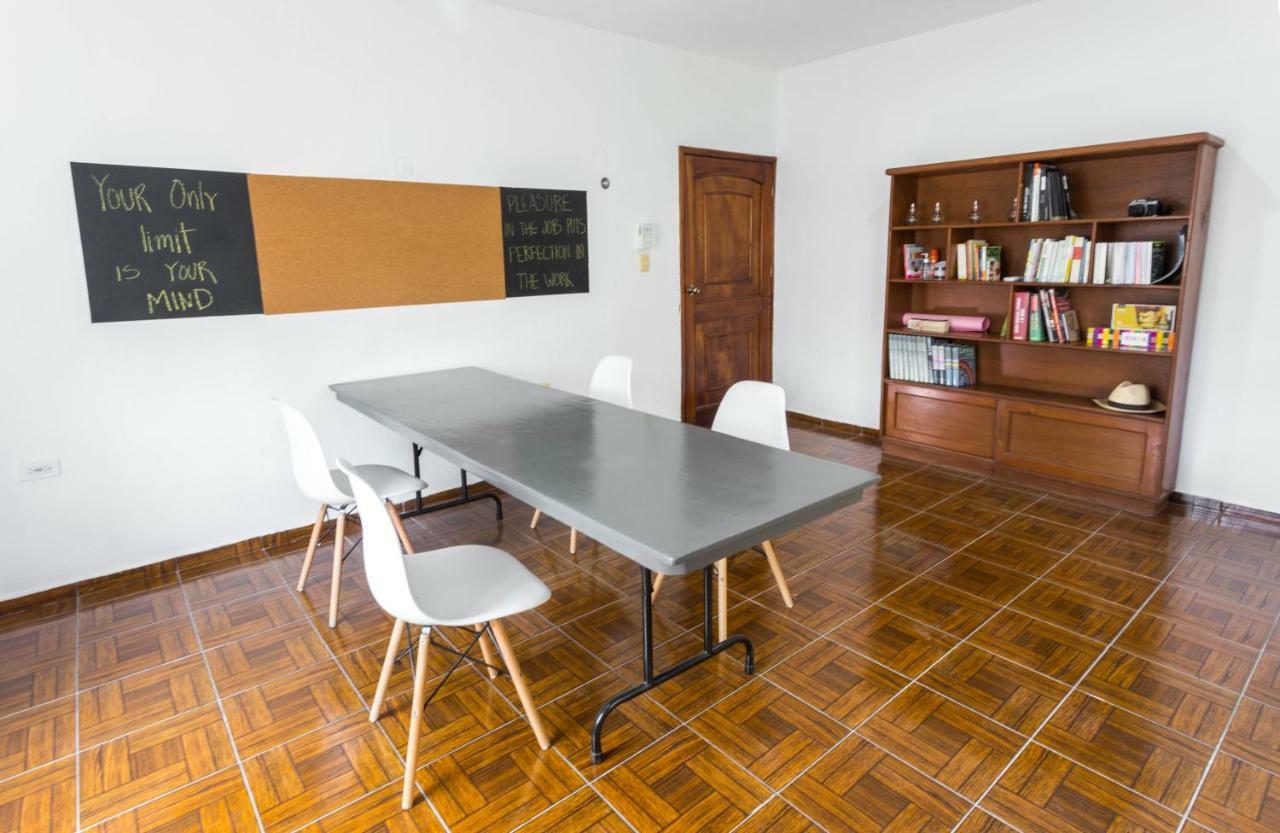 Casa Flamingo Apartment Valladolid  Exterior photo
